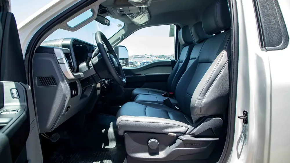 Ford F-550 XL SUPERDUTY 6.7L Power Stroke Turbo Diesel V8 | REGULAR CHASSY | 2024 - Image 11