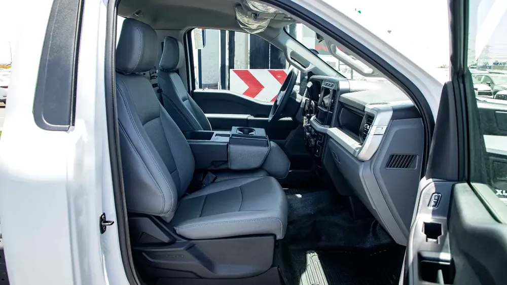 Ford F-550 XL SUPERDUTY 6.7L Power Stroke Turbo Diesel V8 | REGULAR CHASSY | 2024 - Image 12