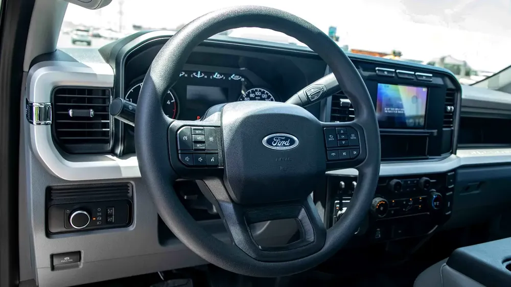 Ford F-550 XL SUPERDUTY 6.7L Power Stroke Turbo Diesel V8 | REGULAR CHASSY | 2024 - Image 13
