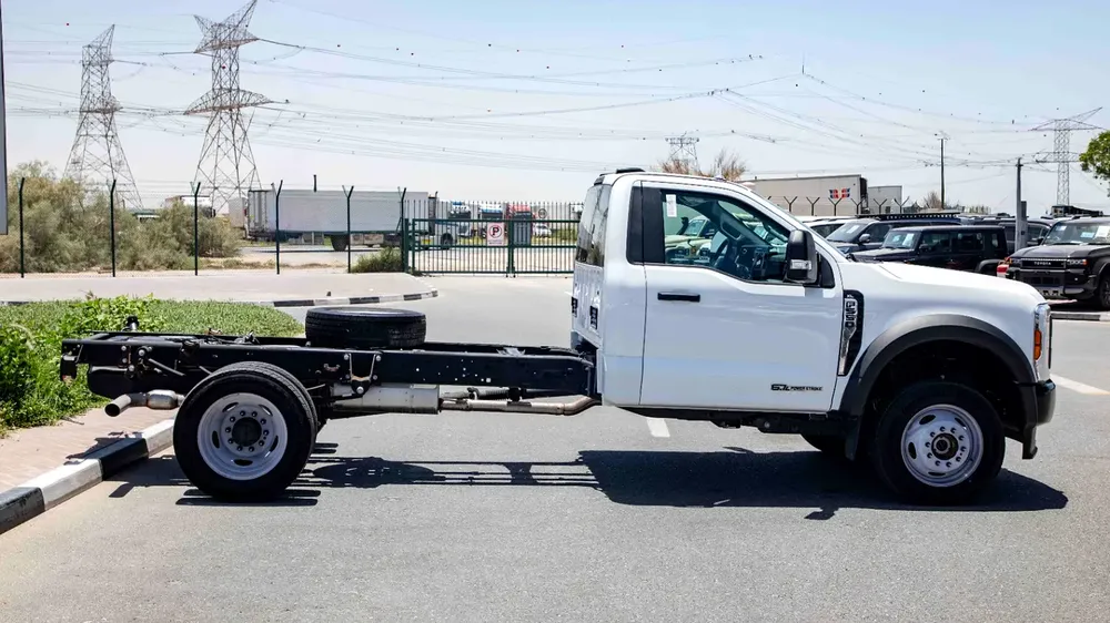 Ford F-550 XL SUPERDUTY 6.7L Power Stroke Turbo Diesel V8 | REGULAR CHASSY | 2024 - Image 4