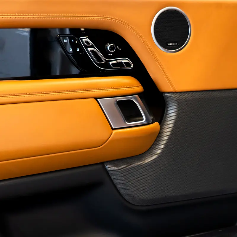 AED 3,257 pm  • 0% Downpayment • Range Rover Vogue SE P400 • 1 Year Warranty - Image 11