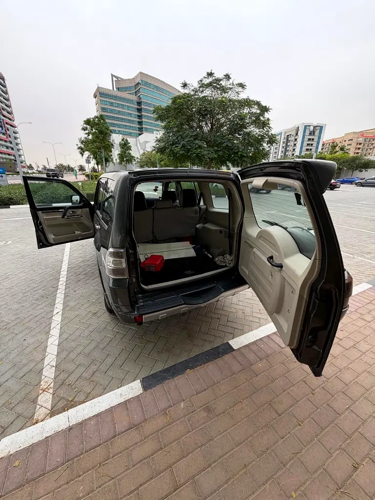 Mitsubishi Pajero 2012 GLX GCC Specs - Image 12
