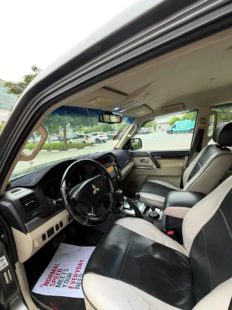 Mitsubishi Pajero 2012 GLX GCC Specs - Image 7