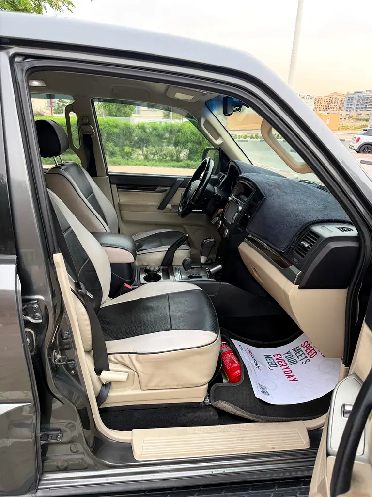 Mitsubishi Pajero 2012 GLX GCC Specs - Image 8