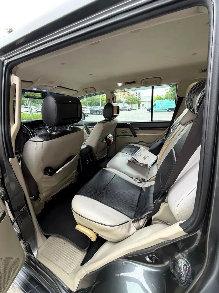 Mitsubishi Pajero 2012 GLX GCC Specs - Image 9