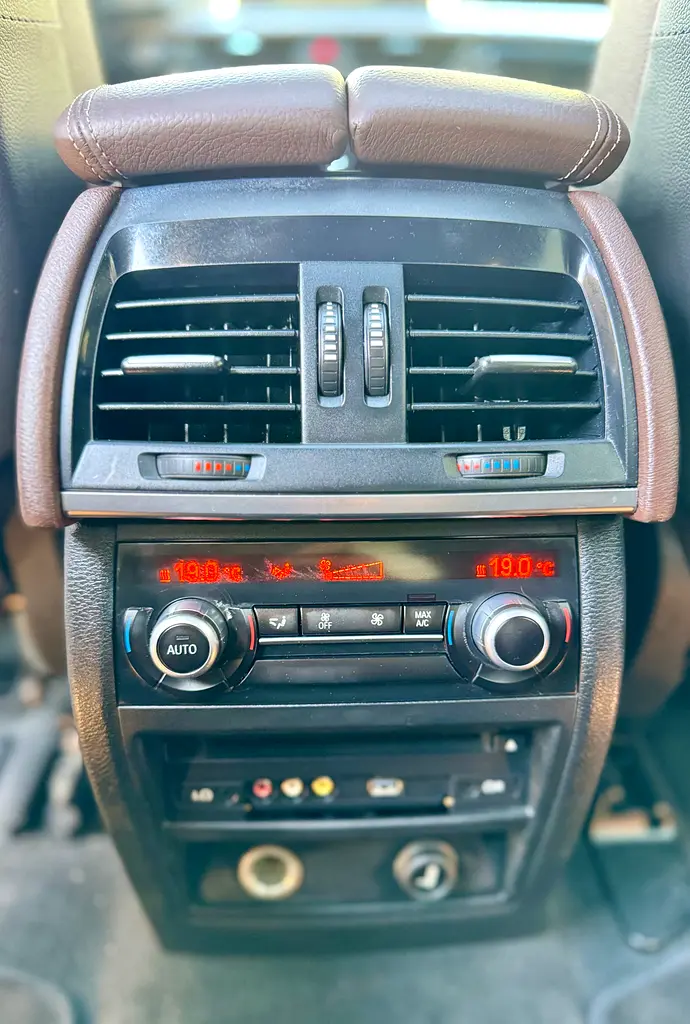 BMW X5 xDrive35i – 2015 Model | GCC Specs In Excellent condition - Image 11