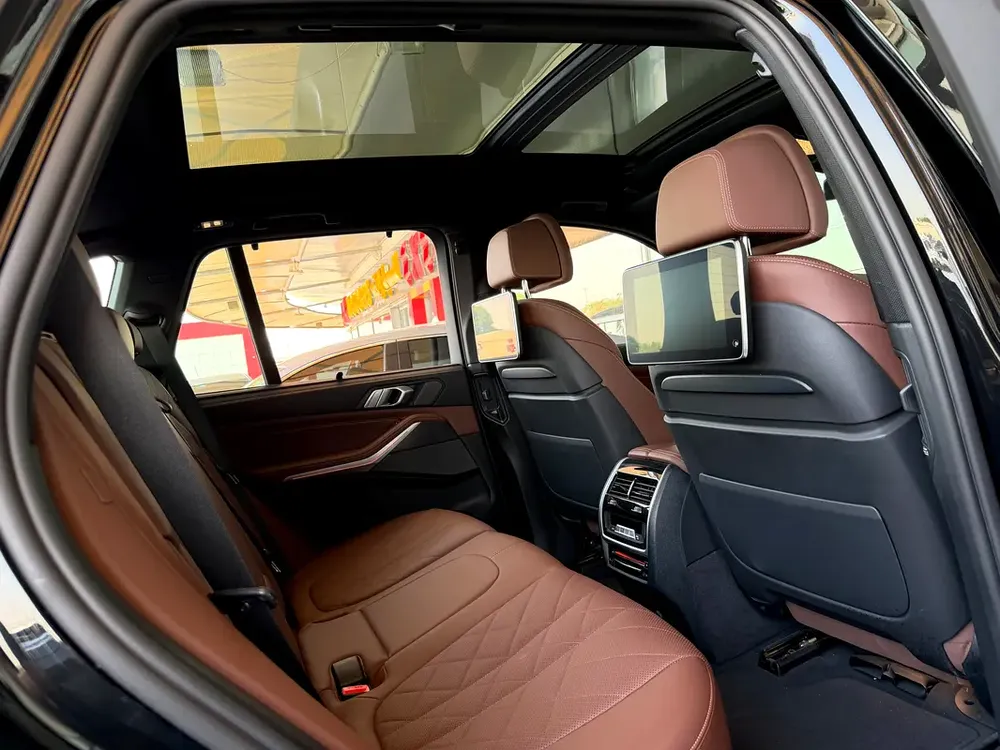 AED 2,440 P.M | 2023 BMW X5 xDrive40i M Sport | Under BMW Warranty | GCC - Image 18