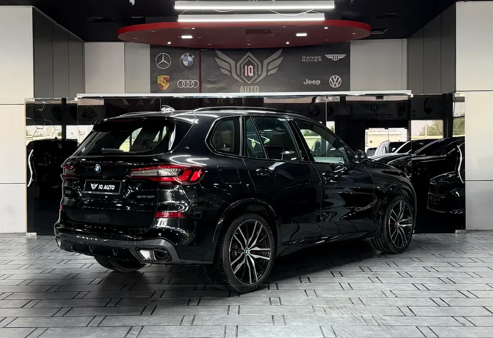AED 2,440 P.M | 2023 BMW X5 xDrive40i M Sport | Under BMW Warranty | GCC - Image 4