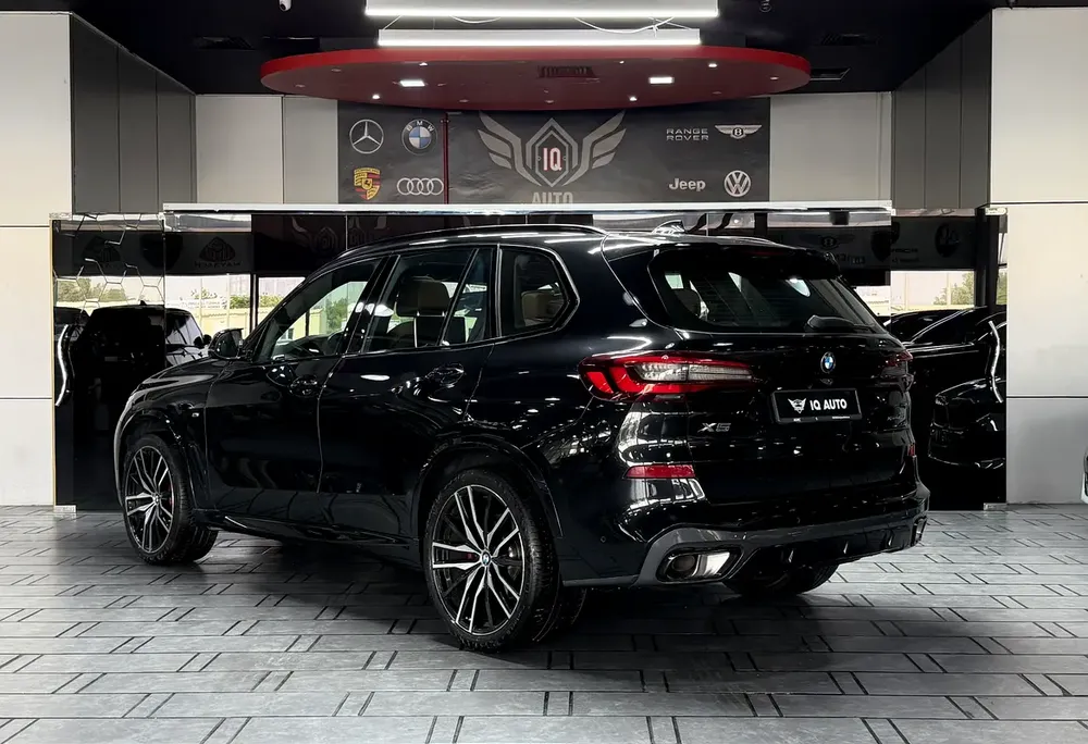 AED 2,440 P.M | 2023 BMW X5 xDrive40i M Sport | Under BMW Warranty | GCC - Image 6
