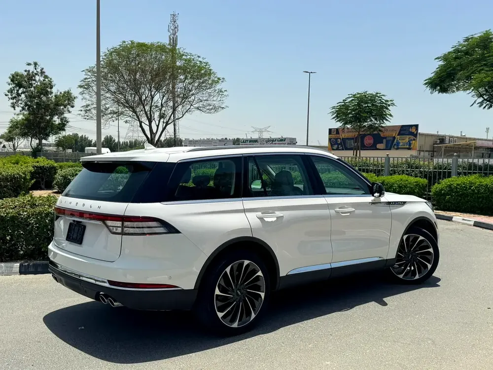 2023 Lincoln Aviator Presidential - GCC Specs - Image 13