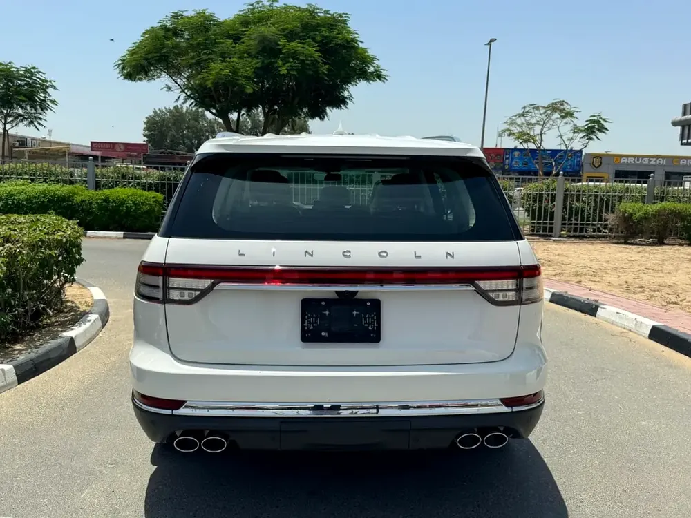 2023 Lincoln Aviator Presidential - GCC Specs - Image 15