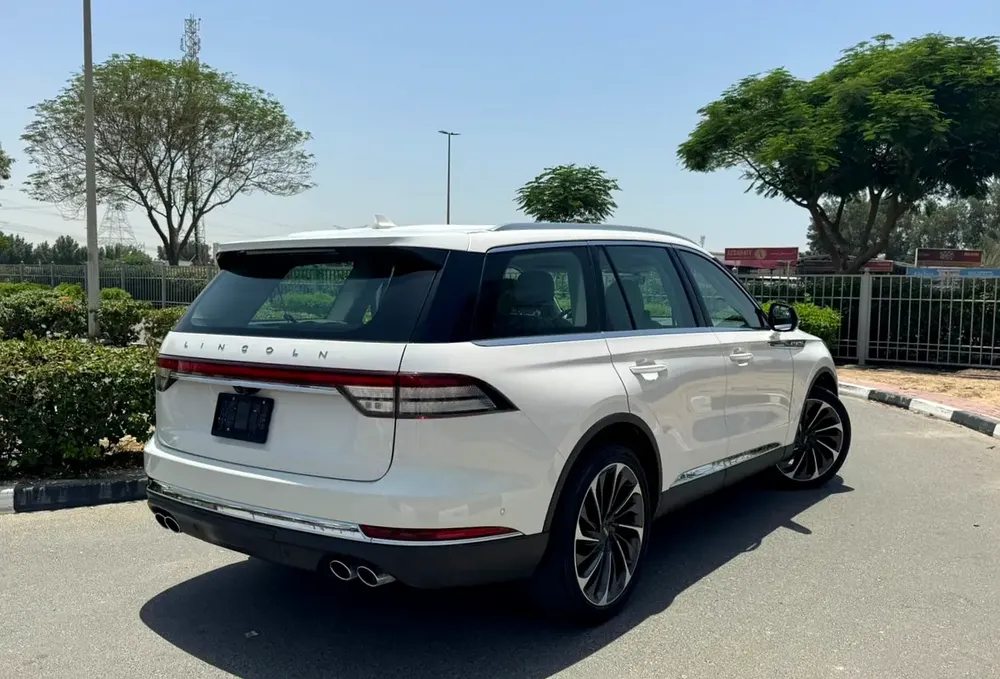 2023 Lincoln Aviator Presidential - GCC Specs - Image 16