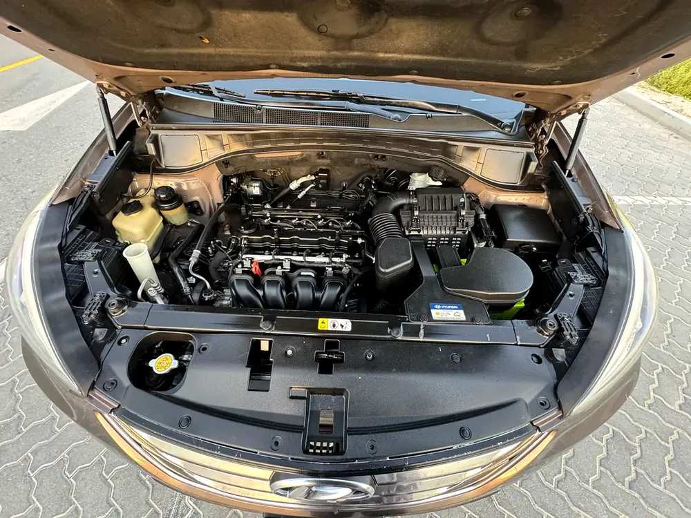 Hyundai Santa Fe GDI Mid 2016 - Gcc specs 4clyander 7sets - Image 9