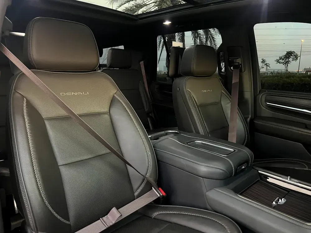 GMC YUKON Denali - GCC -full options - Image 12