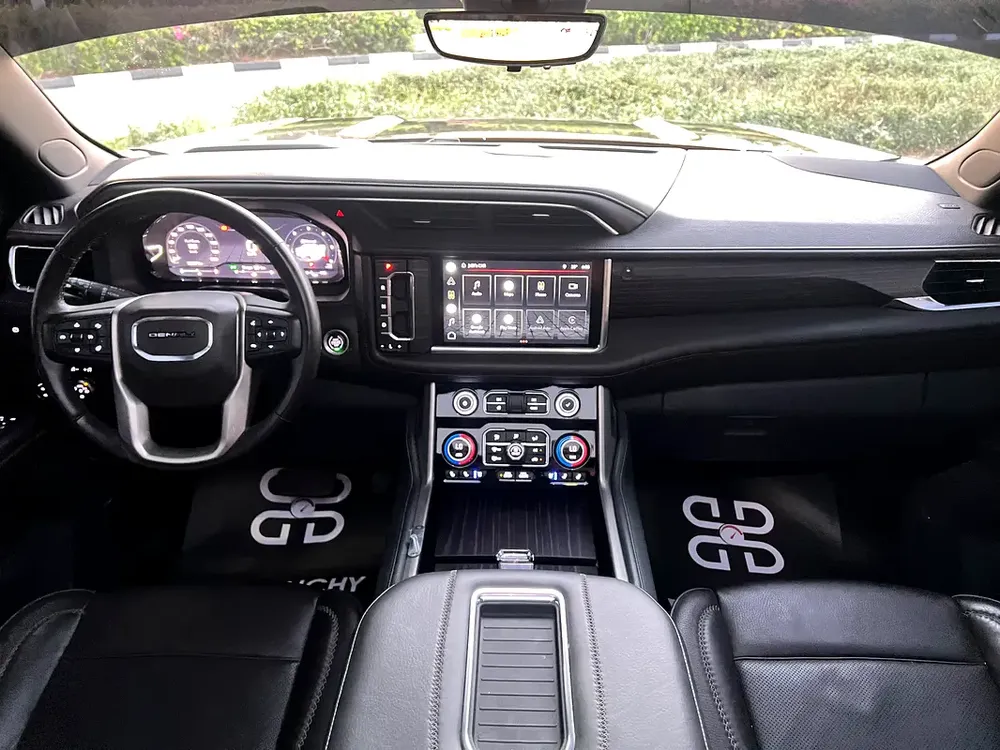 GMC YUKON Denali - GCC -full options - Image 8