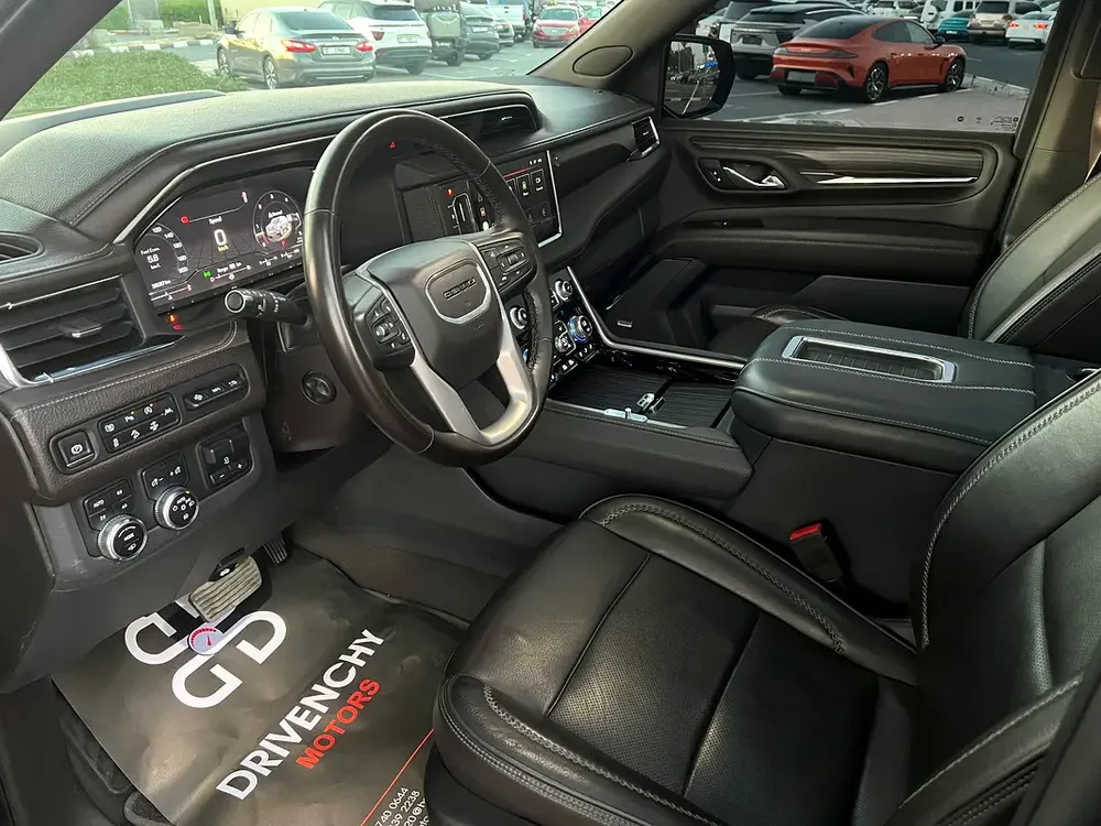 GMC YUKON Denali - GCC -full options - Image 9