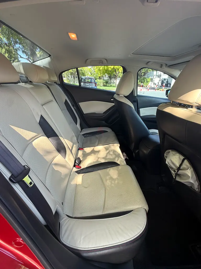 Mazda 3 2015 V Grade GCC Specs - Well Maintained - Image 10