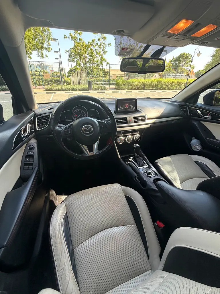 Mazda 3 2015 V Grade GCC Specs - Well Maintained - Image 13