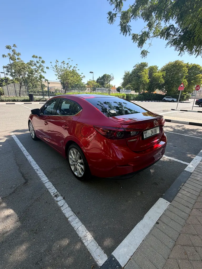 Mazda 3 2015 V Grade GCC Specs - Well Maintained - Image 4