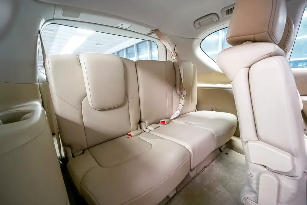 Nissan Patrol V6 Grey High Options | GCC | Agency Maintained | Warranty | Accidents Free - Image 15
