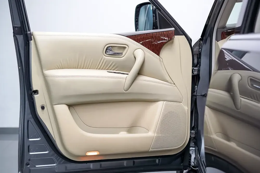 Nissan Patrol V6 Grey High Options | GCC | Agency Maintained | Warranty | Accidents Free - Image 17