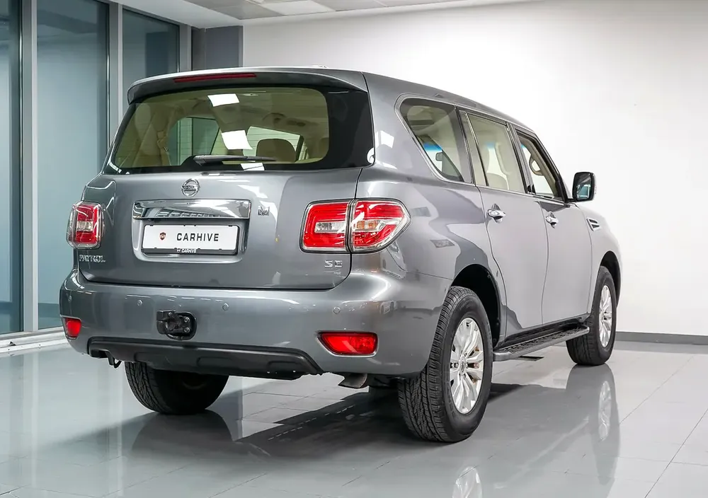 Nissan Patrol V6 Grey High Options | GCC | Agency Maintained | Warranty | Accidents Free - Image 5