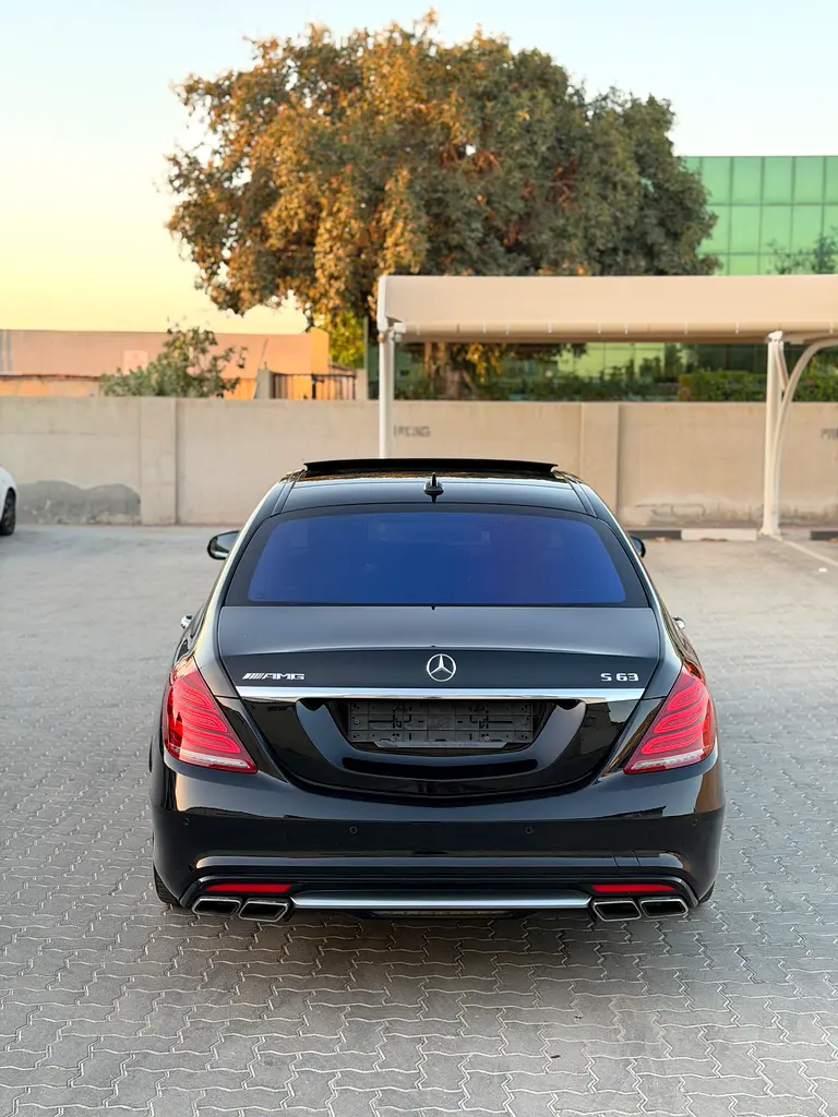 Mercedes-Benz S-Class S 63 AMG 2016 Korean Specs - Pristine Condition - Image 4
