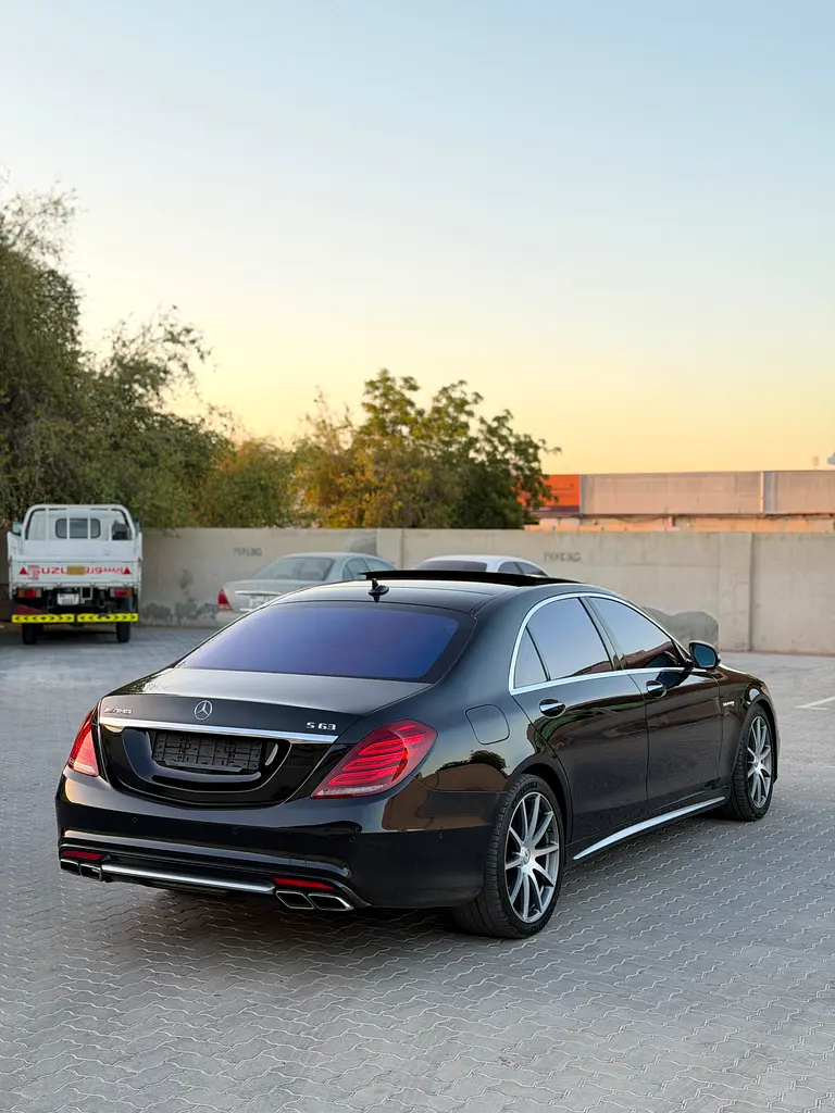 Mercedes-Benz S-Class S 63 AMG 2016 Korean Specs - Pristine Condition - Image 5