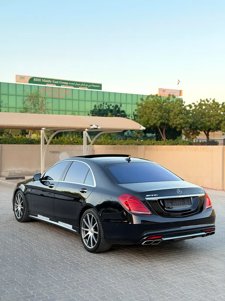 Mercedes-Benz S-Class S 63 AMG 2016 Korean Specs - Pristine Condition - Image 6