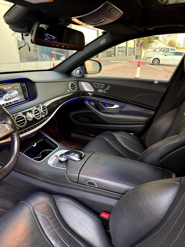 Mercedes-Benz S-Class S 63 AMG 2016 Korean Specs - Pristine Condition - Image 8