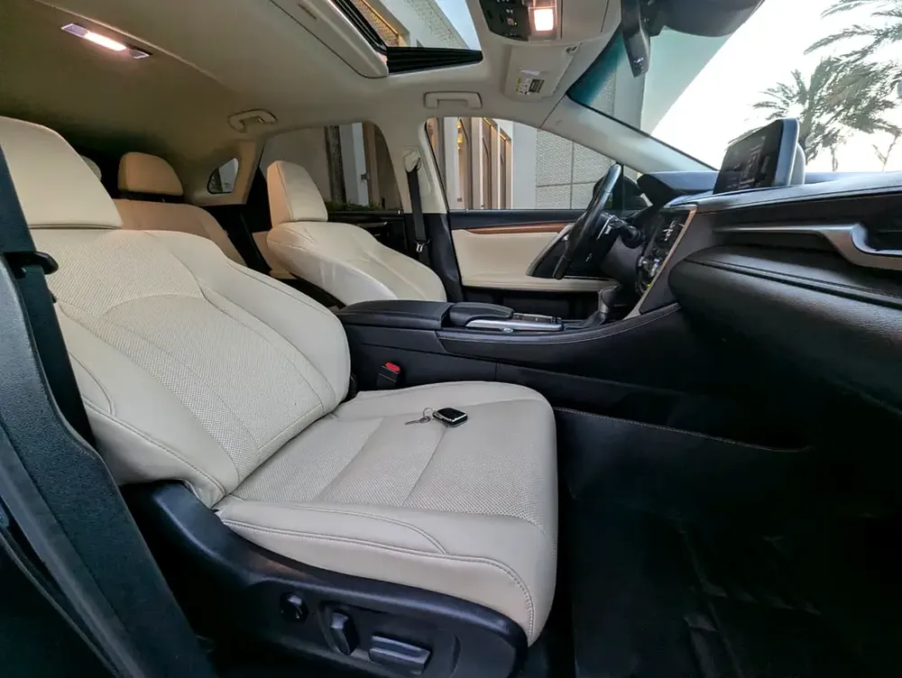 Lexus RX 350 Platinum 2021 AWD - American Specs - GCC Resale - Image 4
