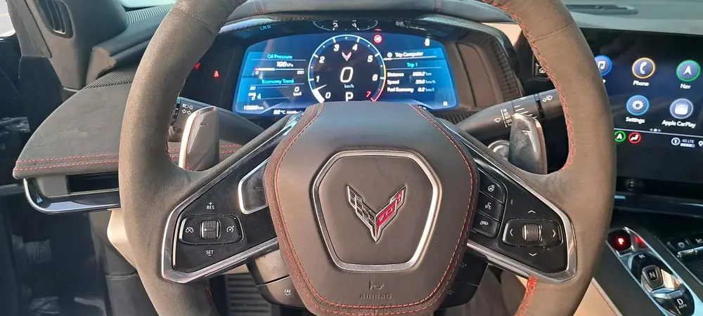 CORVETTE C8 2023 3LT 70TH YEAR EDITION FULL OPTION GCC WARRANTY AL GHANDI AUTOS ,TOP OPTION - Image 15