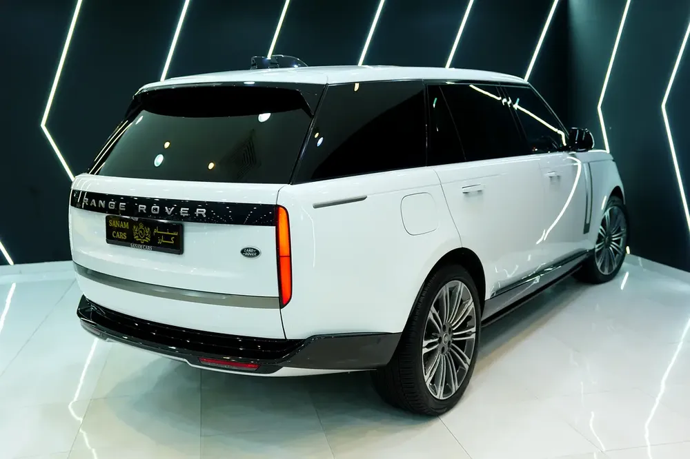2025 Range Rover Vogue P400 SE LWB, 7-Seater, Deployable Side Steps, Panoramic Roof!! - Image 15