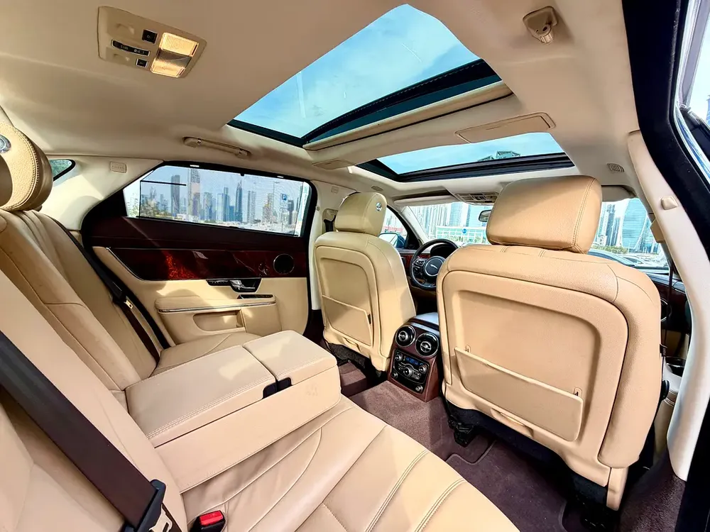 2013 JAGUAR XJL 3.0L V6 GCC SPECIFICATION FULL LUXURIOUS IN VERY EXCELLENT CONDITION - Image 13
