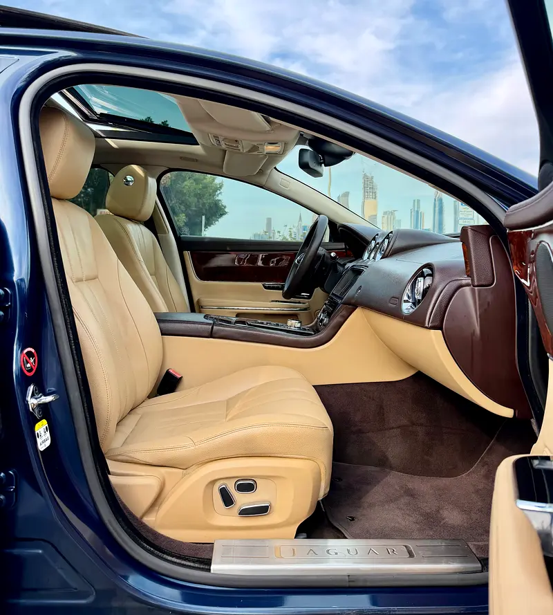 2013 JAGUAR XJL 3.0L V6 GCC SPECIFICATION FULL LUXURIOUS IN VERY EXCELLENT CONDITION - Image 14