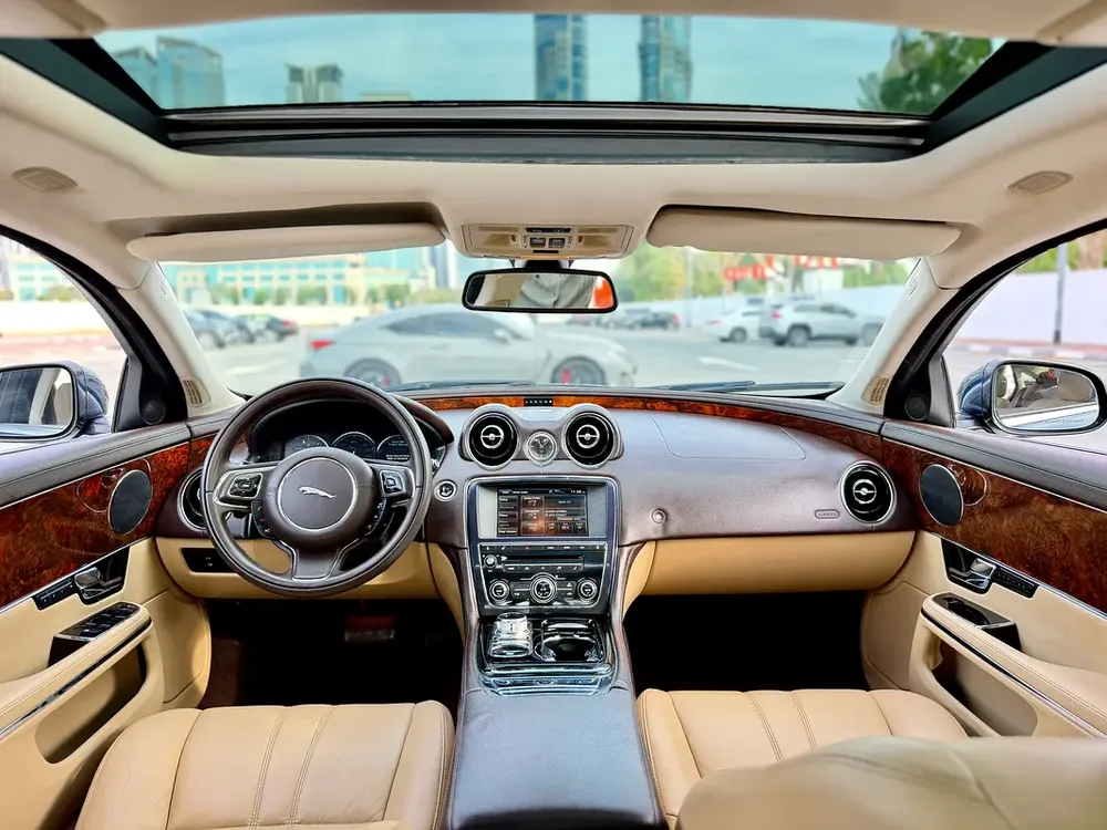 2013 JAGUAR XJL 3.0L V6 GCC SPECIFICATION FULL LUXURIOUS IN VERY EXCELLENT CONDITION - Image 16