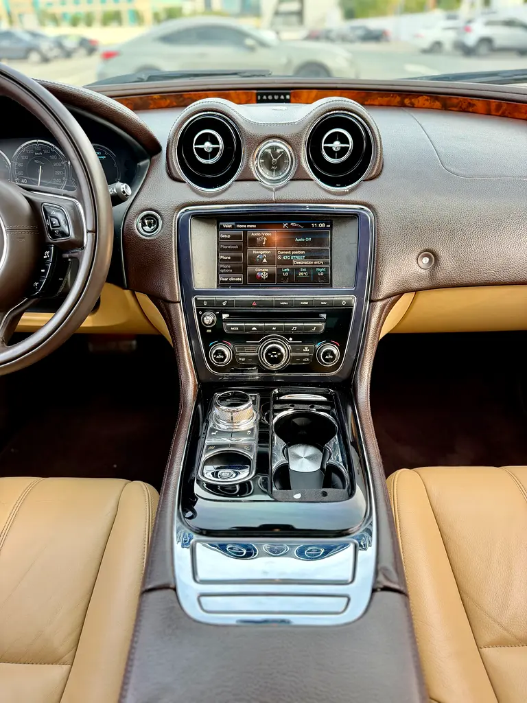 2013 JAGUAR XJL 3.0L V6 GCC SPECIFICATION FULL LUXURIOUS IN VERY EXCELLENT CONDITION - Image 18