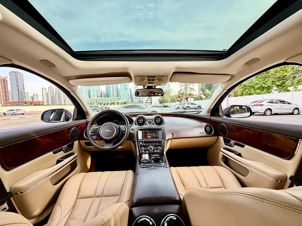 2013 JAGUAR XJL 3.0L V6 GCC SPECIFICATION FULL LUXURIOUS IN VERY EXCELLENT CONDITION - Image 19