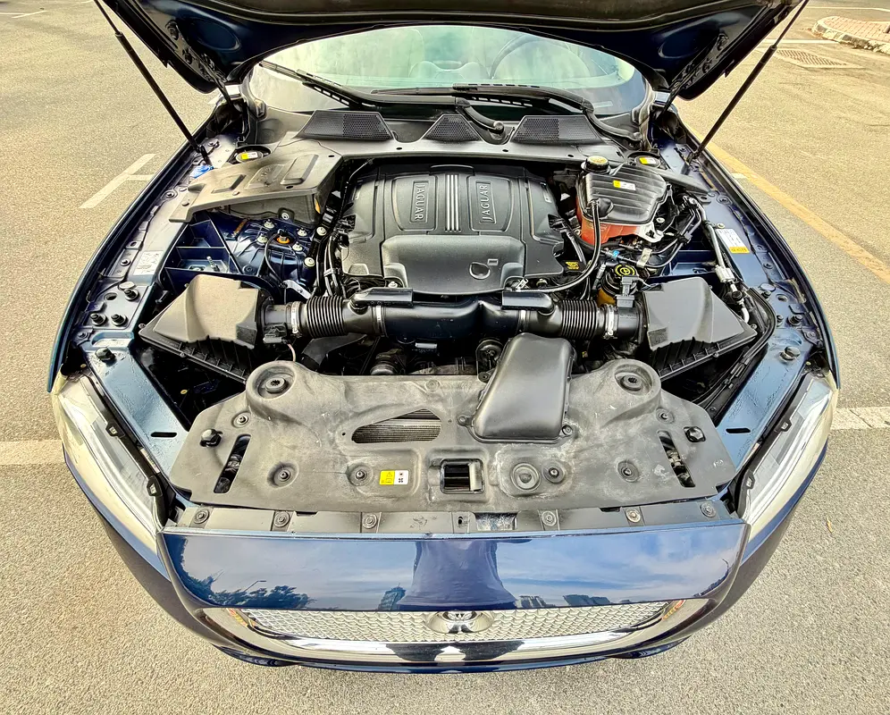 2013 JAGUAR XJL 3.0L V6 GCC SPECIFICATION FULL LUXURIOUS IN VERY EXCELLENT CONDITION - Image 20