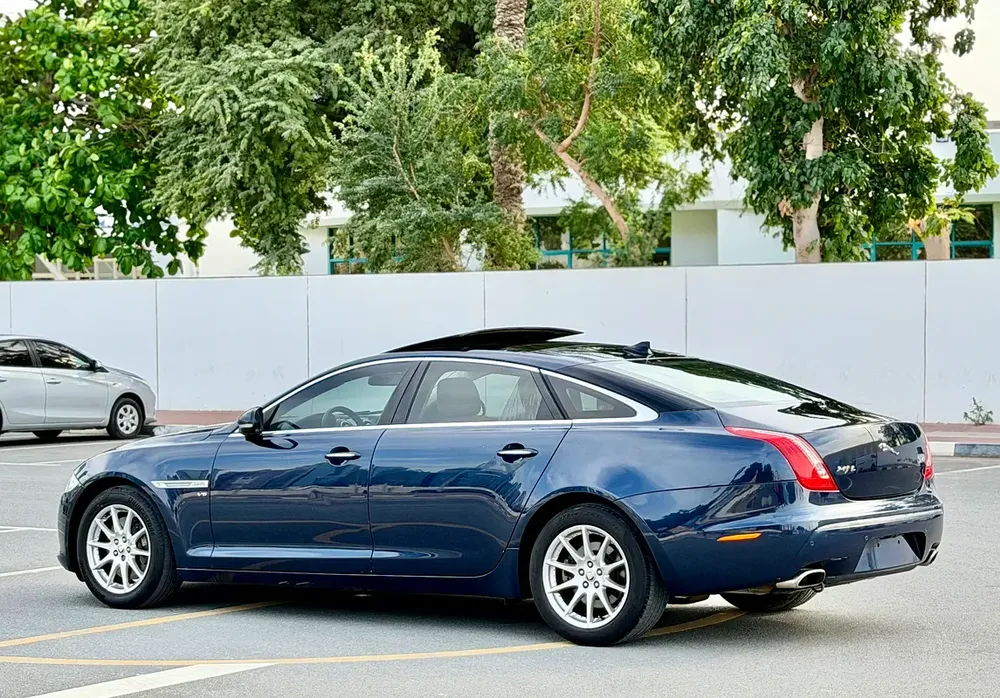 2013 JAGUAR XJL 3.0L V6 GCC SPECIFICATION FULL LUXURIOUS IN VERY EXCELLENT CONDITION - Image 8