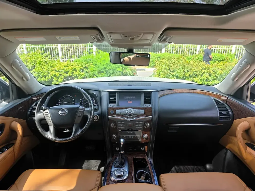 NISSAN PATROL LE 400HP PLATINUM FULL OPTION MODEL 2018 G.C.C ACCIDENT FREE - Image 13