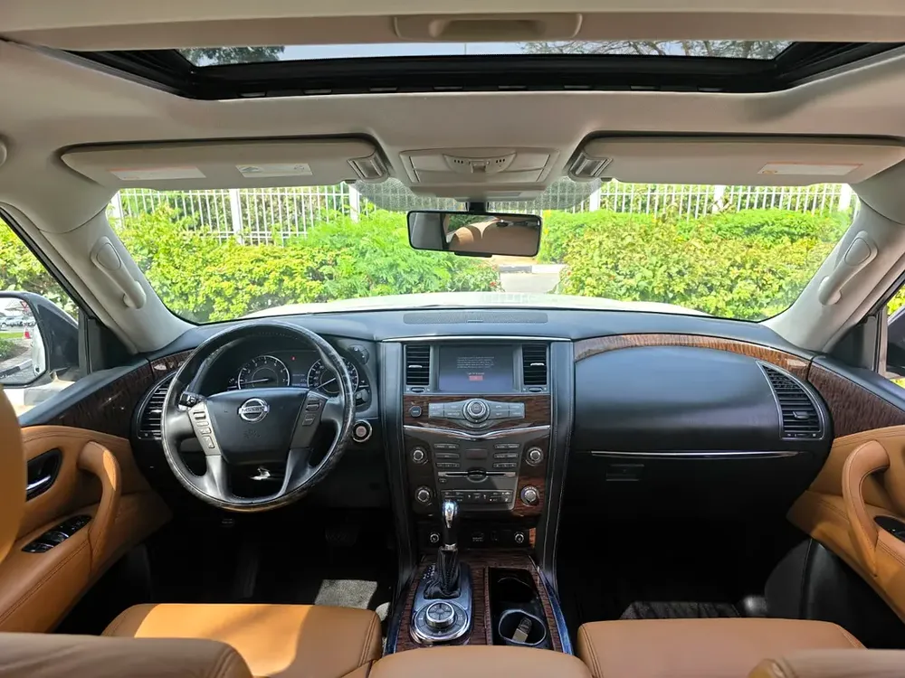 NISSAN PATROL LE 400HP PLATINUM FULL OPTION MODEL 2018 G.C.C ACCIDENT FREE - Image 15