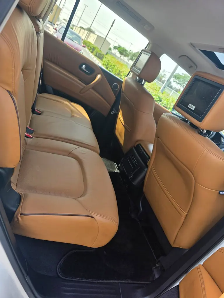 NISSAN PATROL LE 400HP PLATINUM FULL OPTION MODEL 2018 G.C.C ACCIDENT FREE - Image 16