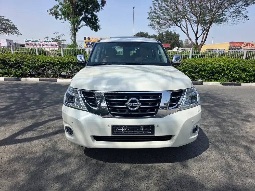 NISSAN PATROL LE 400HP PLATINUM FULL OPTION MODEL 2018 G.C.C ACCIDENT FREE - Image 8