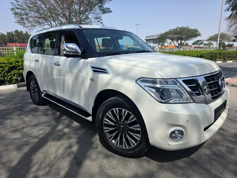 NISSAN PATROL LE 400HP PLATINUM FULL OPTION MODEL 2018 G.C.C ACCIDENT FREE - Image 9