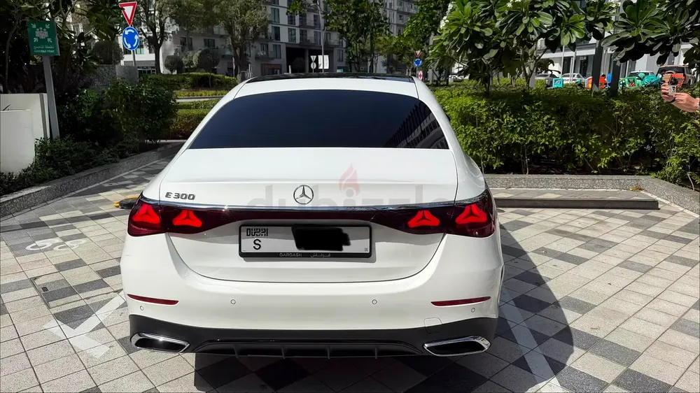 2025 Mercedes-Benz E-Class E 300 4MATIC | GCC Specs | Brand New - Image 5