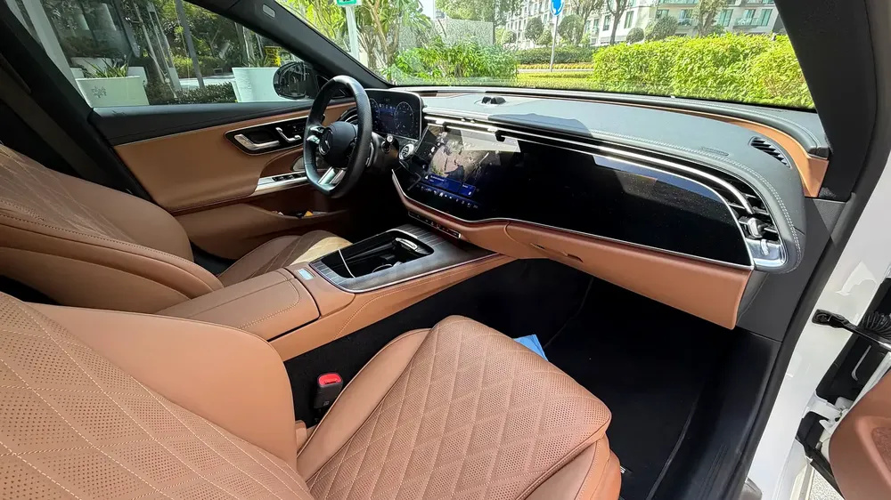 2025 Mercedes-Benz E-Class E 300 4MATIC | GCC Specs | Brand New - Image 6