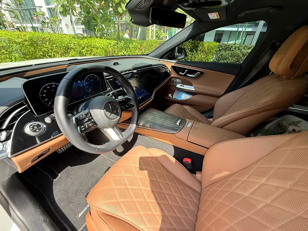 2025 Mercedes-Benz E-Class E 300 4MATIC | GCC Specs | Brand New - Image 7