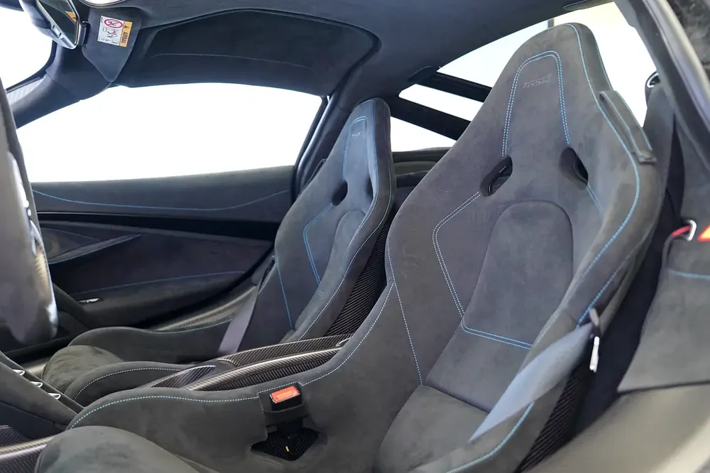 765 LT | FULL CARBON INTERIOR | WARRANTY AVAILABLE - Image 13