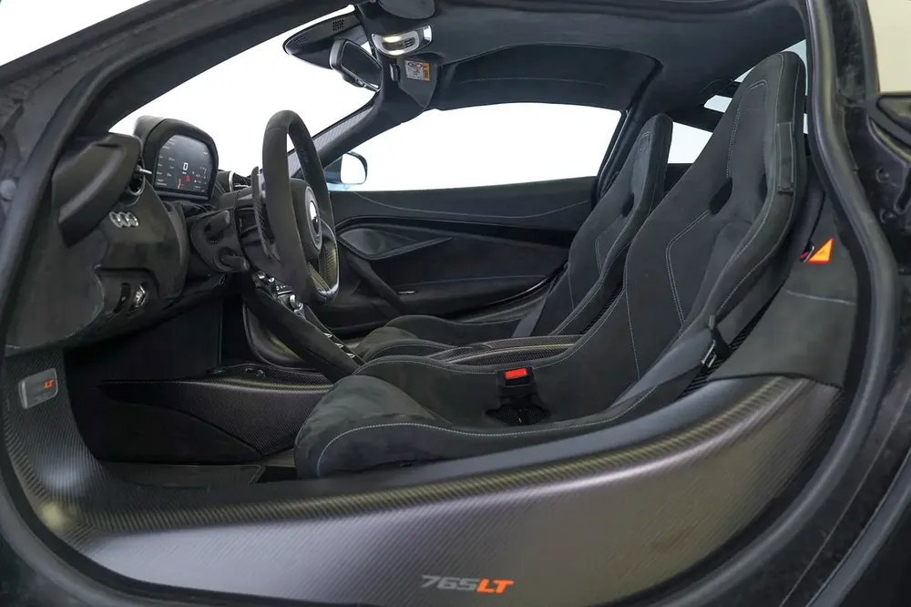 765 LT | FULL CARBON INTERIOR | WARRANTY AVAILABLE - Image 14